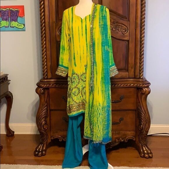 Indian Salwaar Kameez suit. - Picture 1 of 8